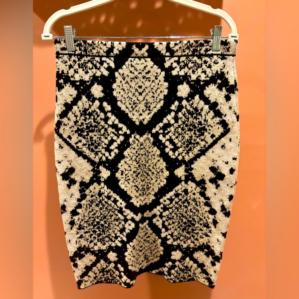 Snake print, sweater material pencil skirt